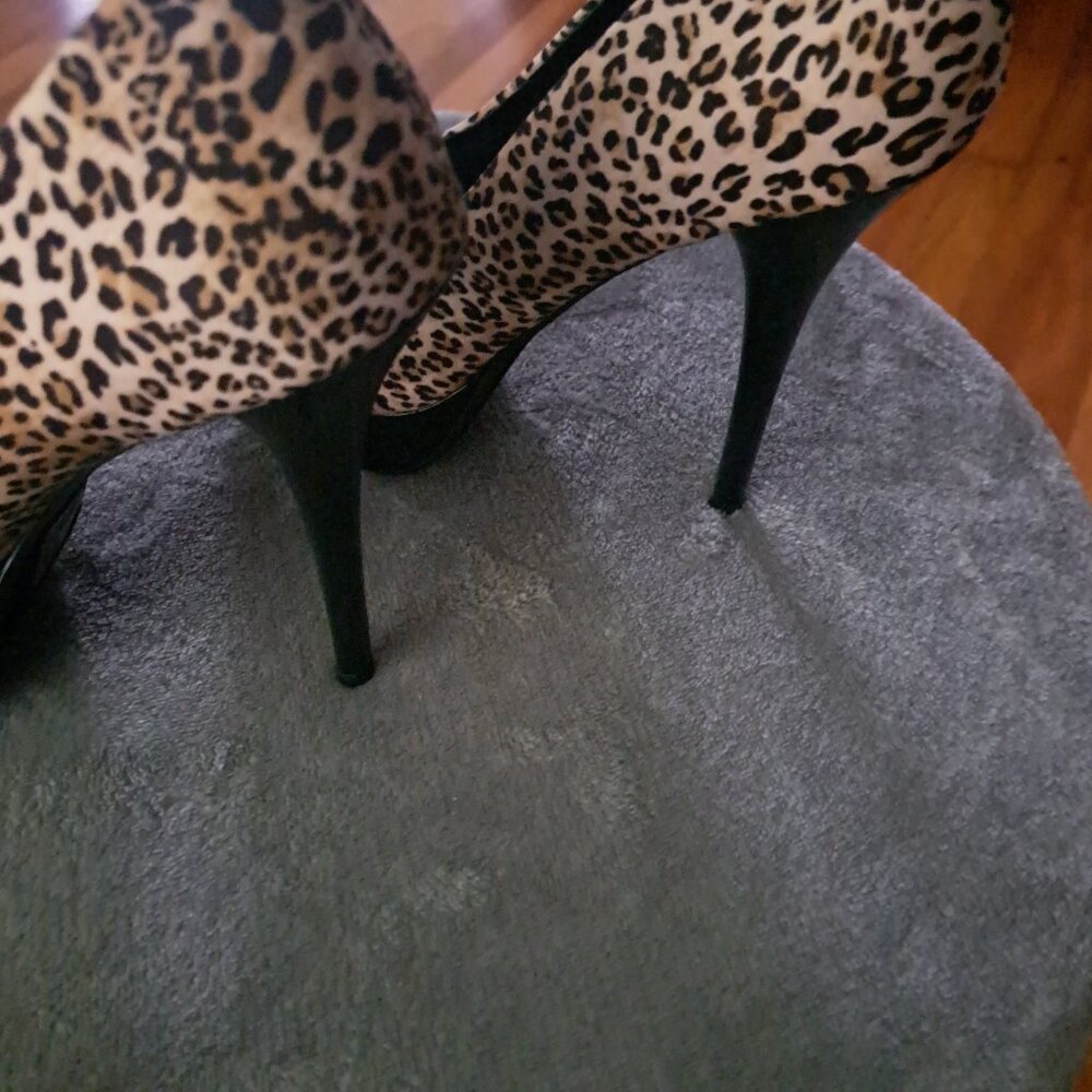 Leopard Pattern Heels - Picture 12 of 12
